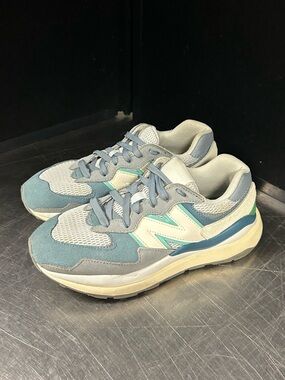 New Balance 57/40 Size 8 Women